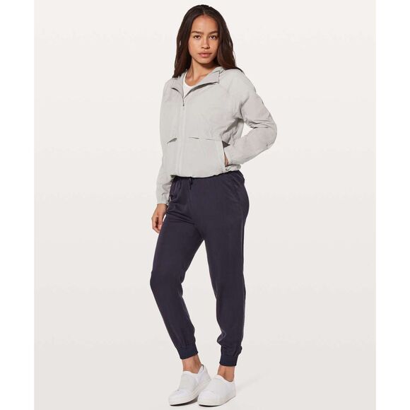 Lululemon Hood Lite Jacket in Chrome Packable Jacket Size 4 - Picture 3 of 9